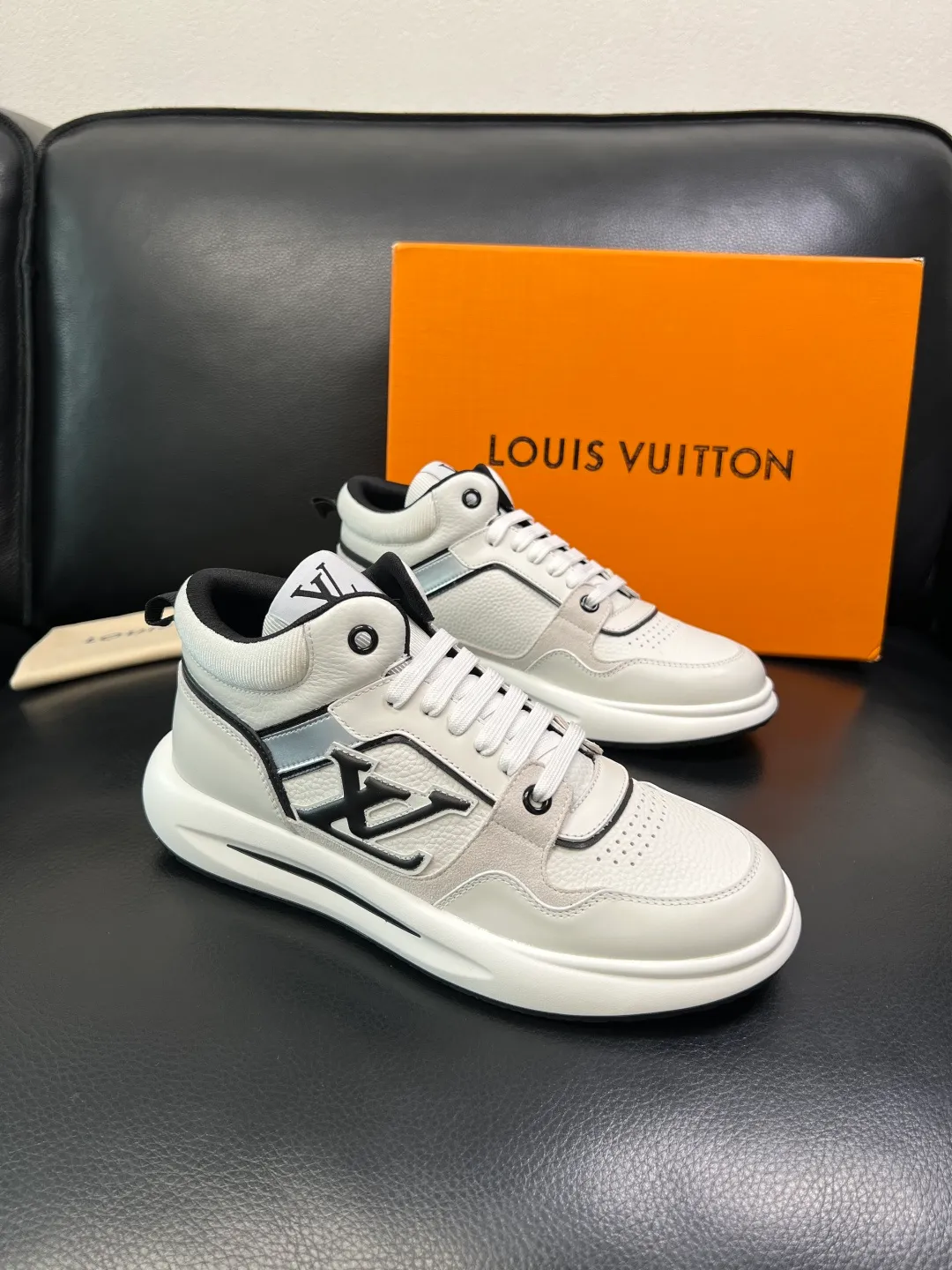 Men's shoes 💰820 Lv high quality top crafts Louis Vuitton, sports sneakers counter synchronization, uppers imported from Italy, high quality splicing colorful complex crafts, imported mesh pads soft and comfortable, soles: original soles specially provided by the original factory, T men's shoes 💰U exclusive movable molded soles super comfortable, original factory single goods, code number 39-44 (customized 38 45)